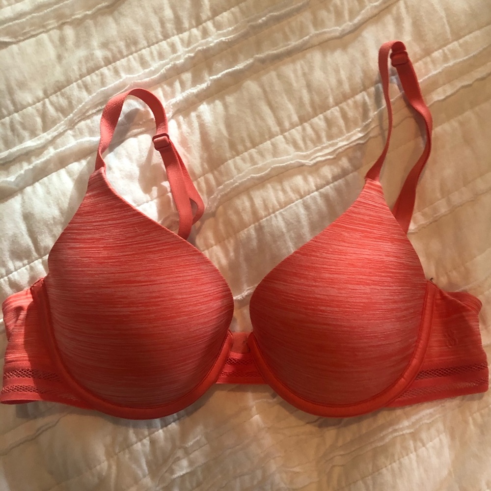 victoria’s secret 32C bra